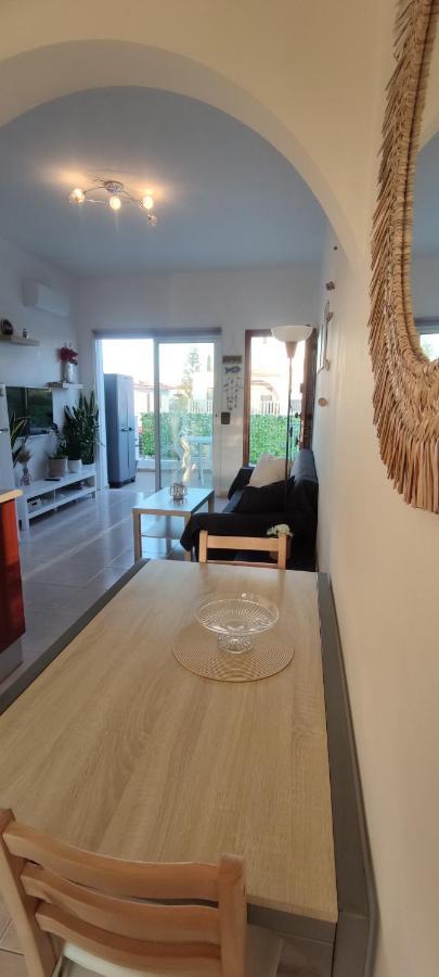 Thalassa Seaside Boutique Beach Apartment Polis Eksteriør bilde